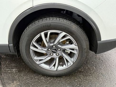 Used 2023 Lincoln Corsair AWD w/ Equipment Group 101A image 5