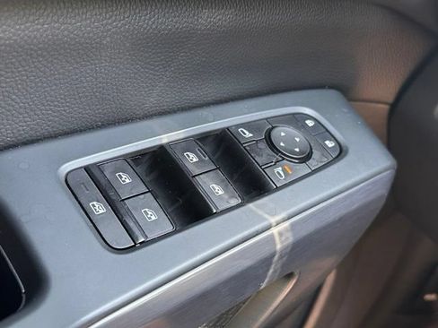 Used 2023 Nissan Pathfinder Rock Creek AWD/4WD image 17