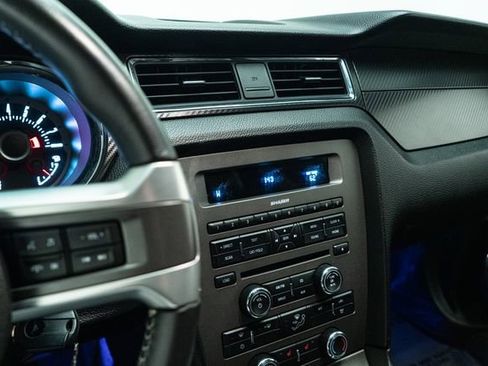 Used 2013 Ford Mustang GT Premium image 26