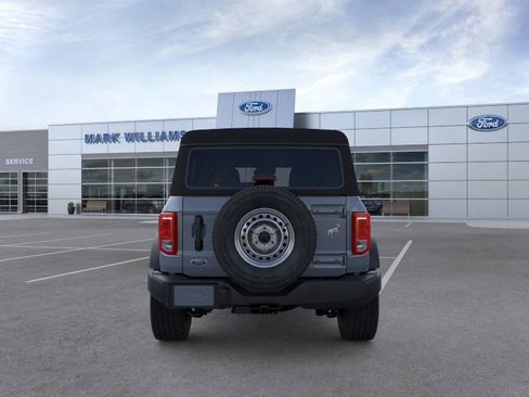 New 2025 Ford Bronco 4-Door image 5