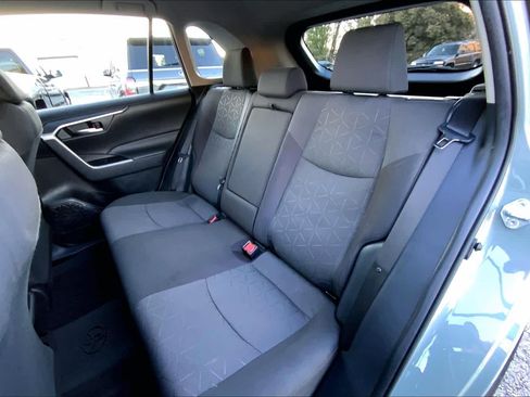 Used 2021 Toyota RAV4 XLE FWD image 20