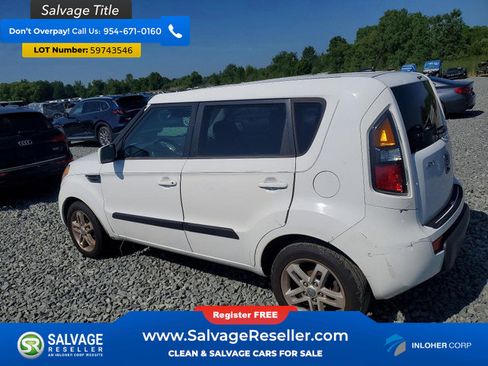 Used 2011 Kia Soul + FWD image 3