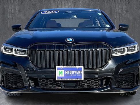 Used 2022 BMW 750i xDrive w/ Luxury Rear Seating Package image 2
