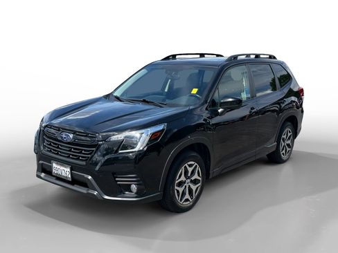 Used 2022 Subaru Forester Premium AWD/4WD image 1