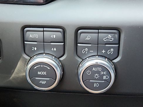 Used 2024 GMC Sierra 3500 Denali w/ Denali Reserve Package AWD/4WD image 19