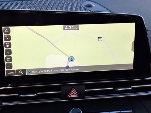 Used 2024 Hyundai Elantra Blue image 22