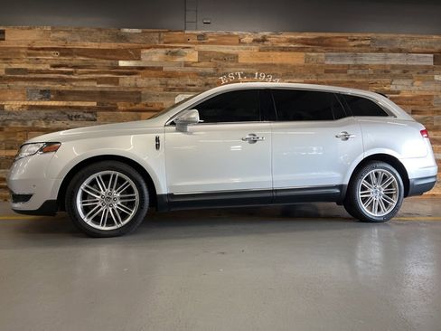 Used 2019 Lincoln MKT AWD image 48