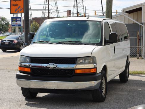 Used 2012 Chevrolet Express 3500 LT w/ LT Preferred Equipment Group RWD image 3