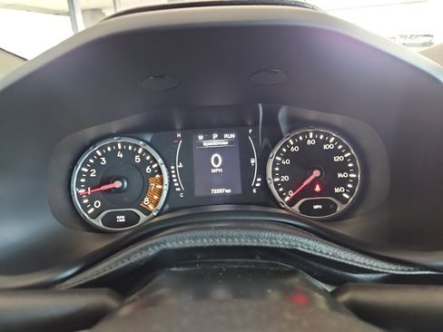 Used 2019 Jeep Renegade Altitude w/ Quick Order Package 2XM image 10