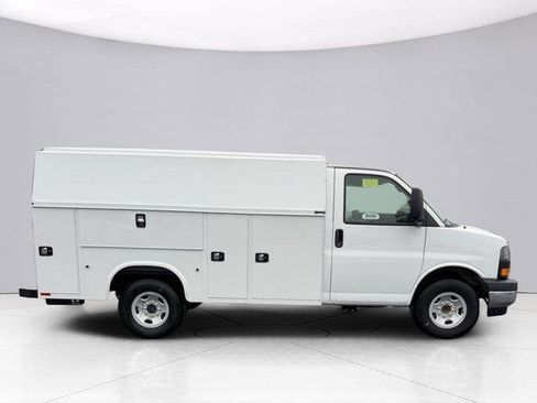 New 2025 GMC Savana 3500 w/ Power Convenience Package image 9