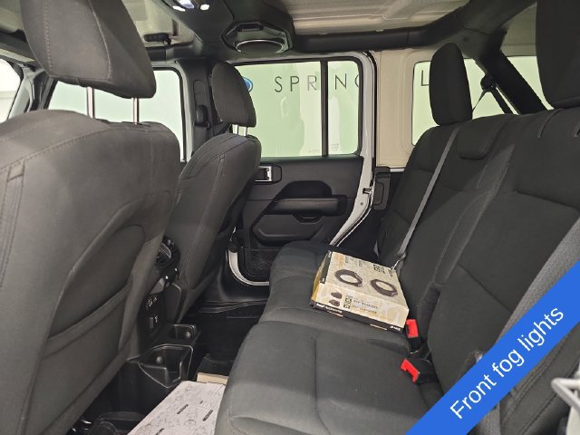 Used 2019 Jeep Wrangler Unlimited Sahara AWD/4WD image 17