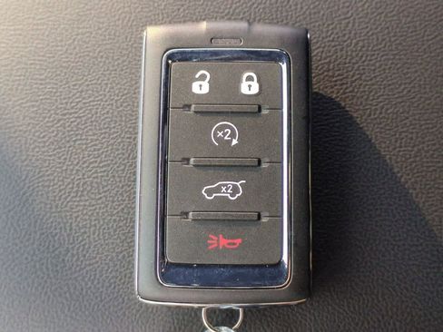 New 2025 Jeep Grand Cherokee L Laredo w/ Luxury Tech Group I RWD image 35