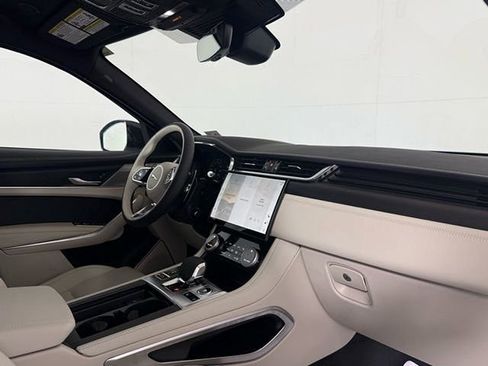 New 2026 Jaguar F-PACE R-Dynamic S image 18