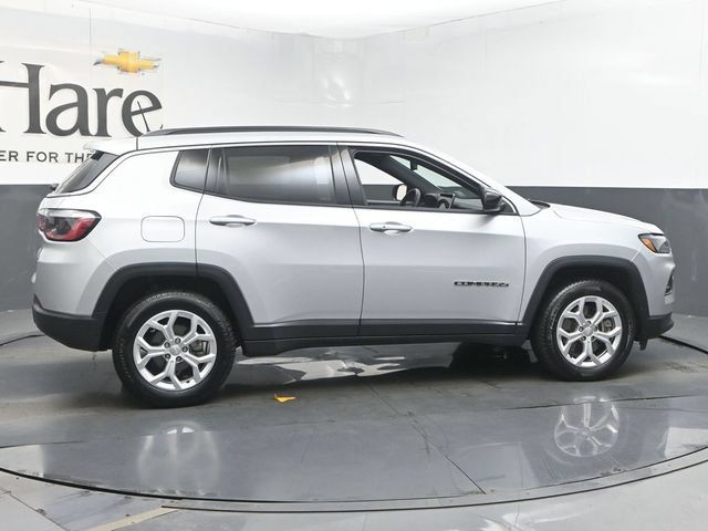 Used 2024 Jeep Compass Latitude AWD/4WD image 41
