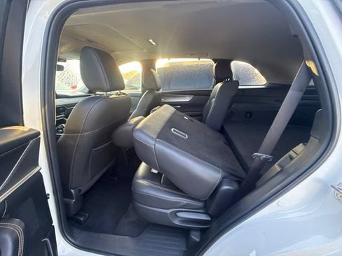 Used 2025 MAZDA CX-70 3.3 Turbo w/ Preferred Package AWD/4WD image 5