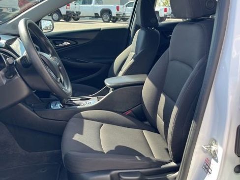 Used 2025 Chevrolet Malibu LS FWD image 27