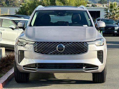 New 2026 Volvo XC90 B6 Plus w/ Protection Package image 10