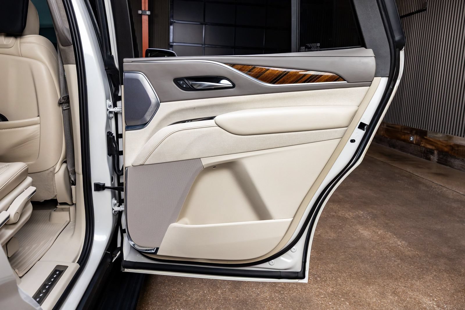 Used 2022 Cadillac Escalade Sport Platinum AWD/4WD image 39