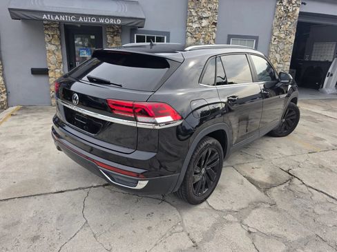 Used 2022 Volkswagen Atlas Cross Sport SE w/ Panoramic Sunroof Package FWD image 7