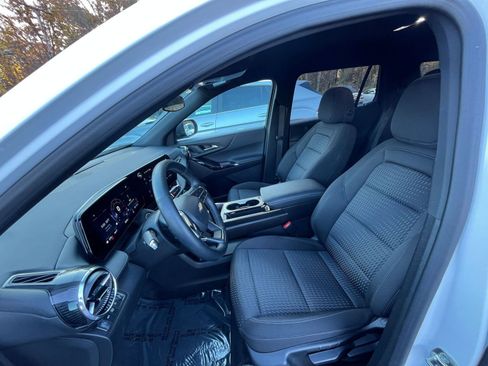 Used 2025 Chevrolet Equinox LT image 23