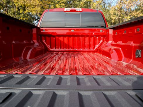 New 2026 GMC Canyon Elevation w/ Convenience Package image 8