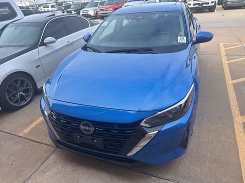 Used 2025 Nissan Sentra SV w/ All-Weather Package FWD image 2