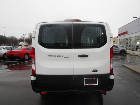 Used 2019 Ford Transit 250 130 Low Roof w/ Exterior Upgrade Package image 7