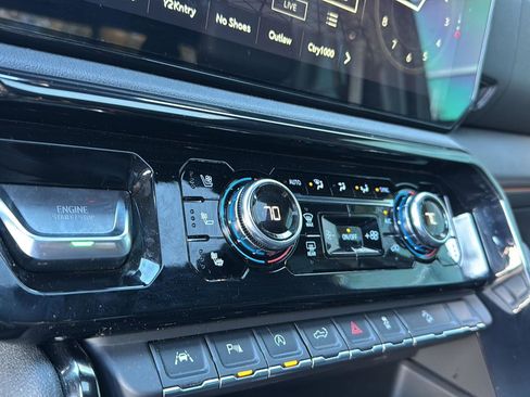 Used 2024 GMC Sierra 1500 AT4 w/ Technology Package image 24