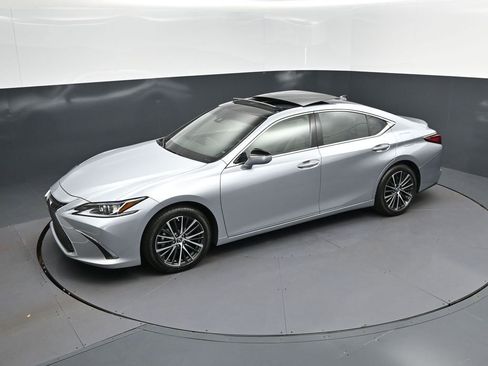 Certified 2025 Lexus ES 350 w/ Premium Package image 31