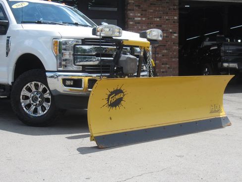 Used 2017 Ford F250 Lariat w/ Chrome Package AWD/4WD image 2
