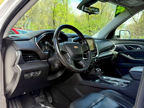 Used 2020 Chevrolet Traverse Premier AWD/4WD image 17