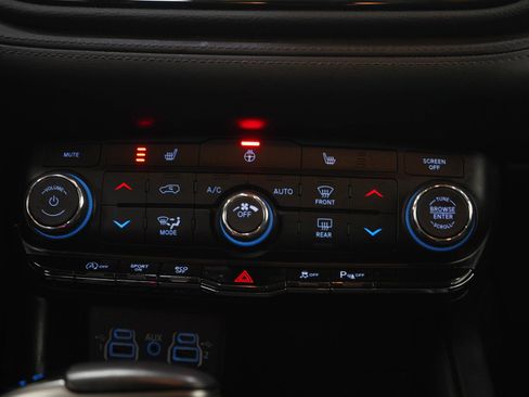 Used 2021 Dodge Durango SXT image 21