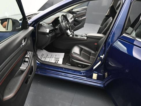Used 2023 Nissan Altima 2.5 SR FWD image 16
