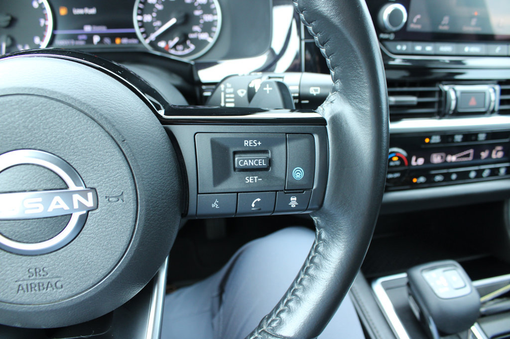 Used 2022 Nissan Pathfinder SV AWD/4WD image 36
