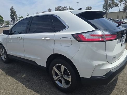 Used 2024 Ford Edge SEL w/ Convenience Package AWD/4WD image 3