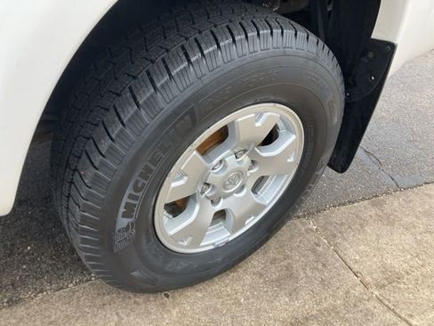 Used 2014 Toyota Tacoma 4x4 Double Cab w/ SR5 Package image 39