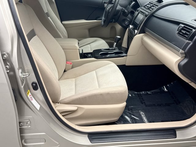 Used 2014 Toyota Camry LE FWD image 15