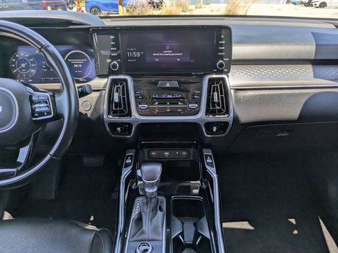 Certified 2023 Kia Sorento SX FWD image 17
