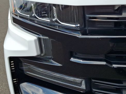 Used 2020 Chevrolet Silverado 1500 LT Trail Boss AWD/4WD image 9
