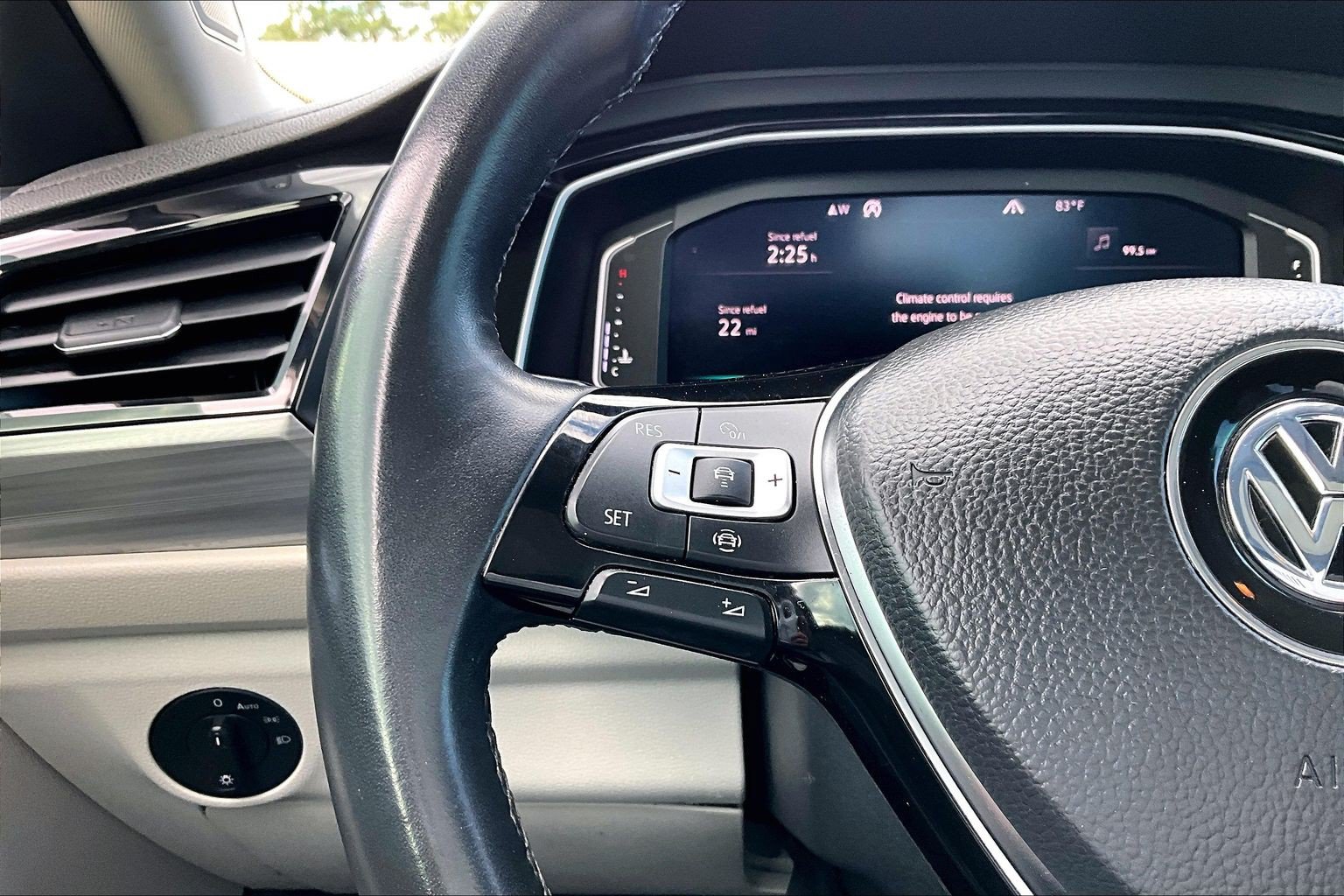 Used 2019 Volkswagen Jetta SEL FWD image 19