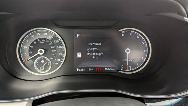 Used 2025 Genesis G70 2.5T RWD image 26