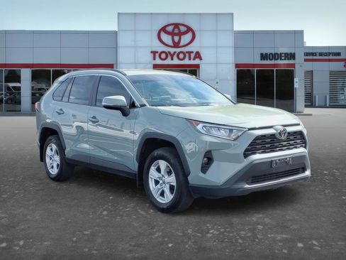 Used 2021 Toyota RAV4 XLE image 8