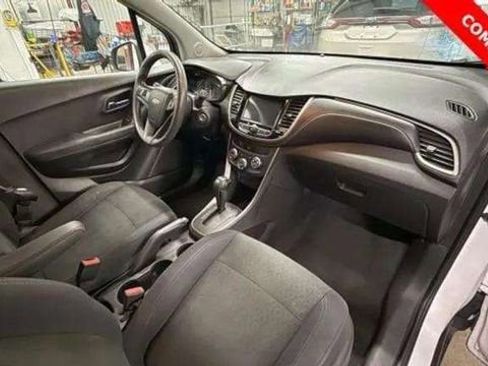 Used 2017 Chevrolet Trax LS w/ Fleet Convenience Package image 28