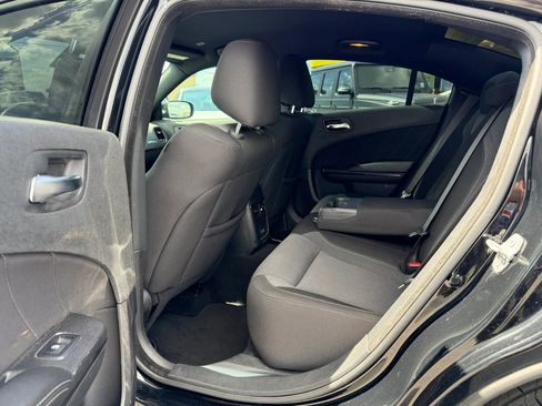 Used 2021 Dodge Charger SXT w/ Blacktop Package image 7