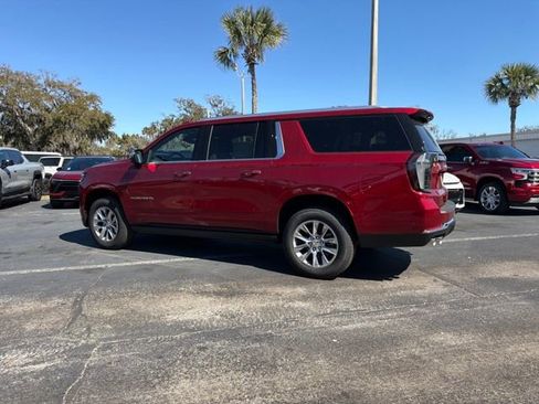 New 2026 Chevrolet Suburban Premier RWD image 8