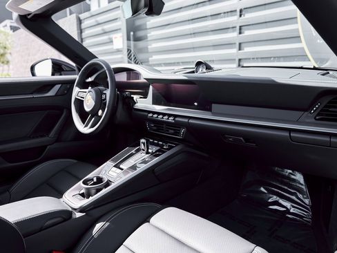 Used 2026 Porsche 911 Targa 4S image 40