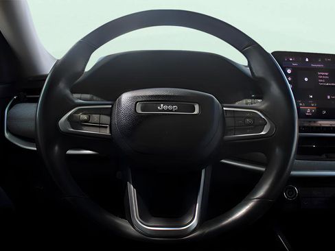 Used 2022 Jeep Compass Latitude image 36