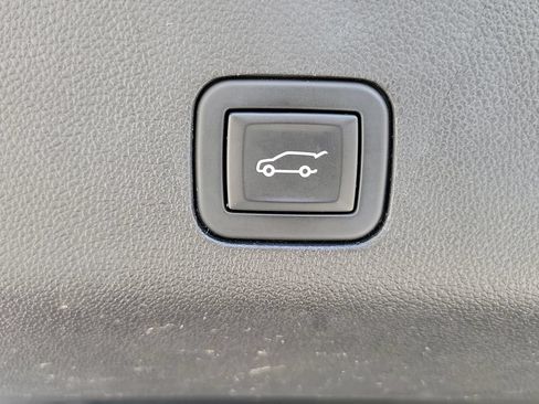 Used 2024 GMC Yukon AT4 w/ AT4 Premium Plus Package AWD/4WD image 9