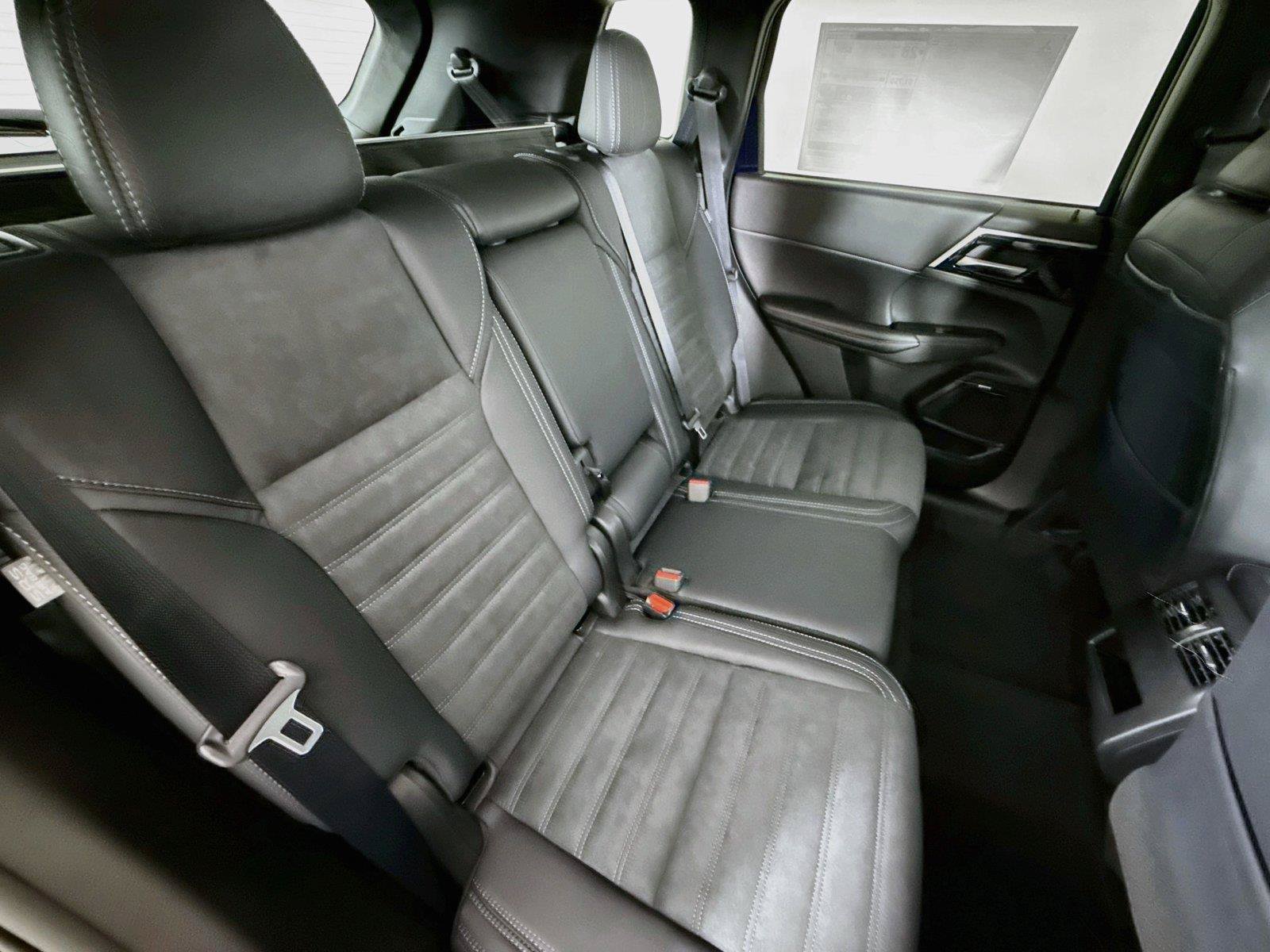 New 2026 Mitsubishi Outlander SE FWD image 29