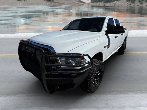 Used 2018 RAM 2500 Tradesman w/ Chrome Appearance Group AWD/4WD image 7